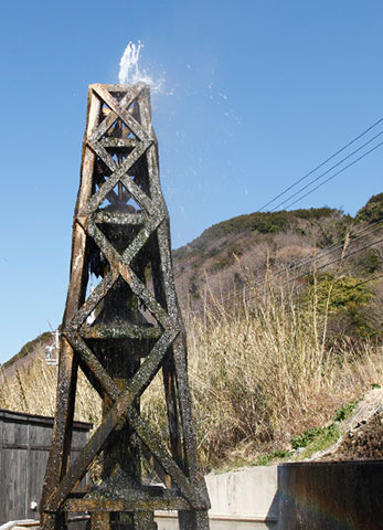 写真：敷地内にもつ源泉